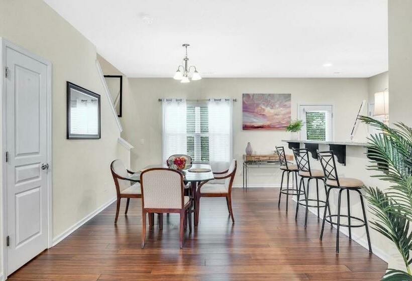 Cozy Home Close To Airport, Downtown, & Us Whitewater Center