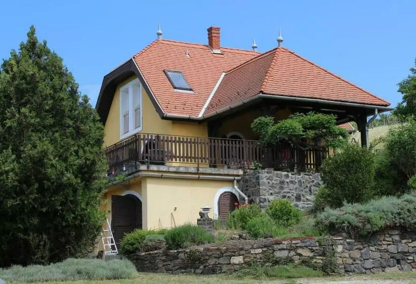 Napsugár Vendégház