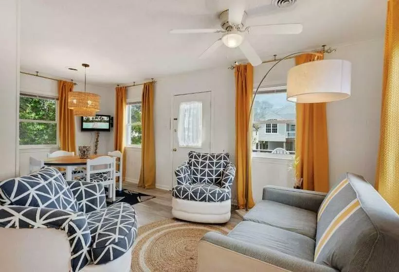 5041 The Captains Quarters 1 Block To Boat Access