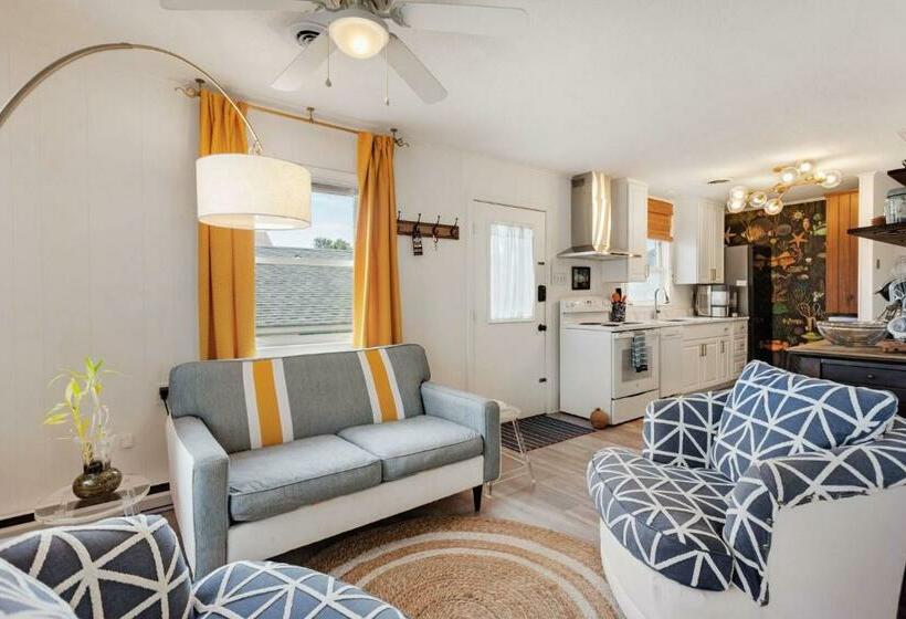 5041 The Captains Quarters 1 Block To Boat Access