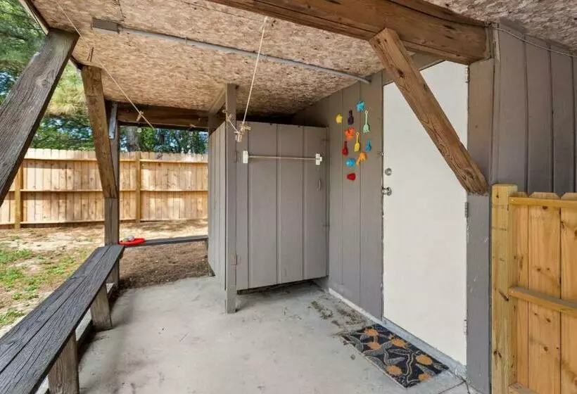 5041 The Captains Quarters 1 Block To Boat Access