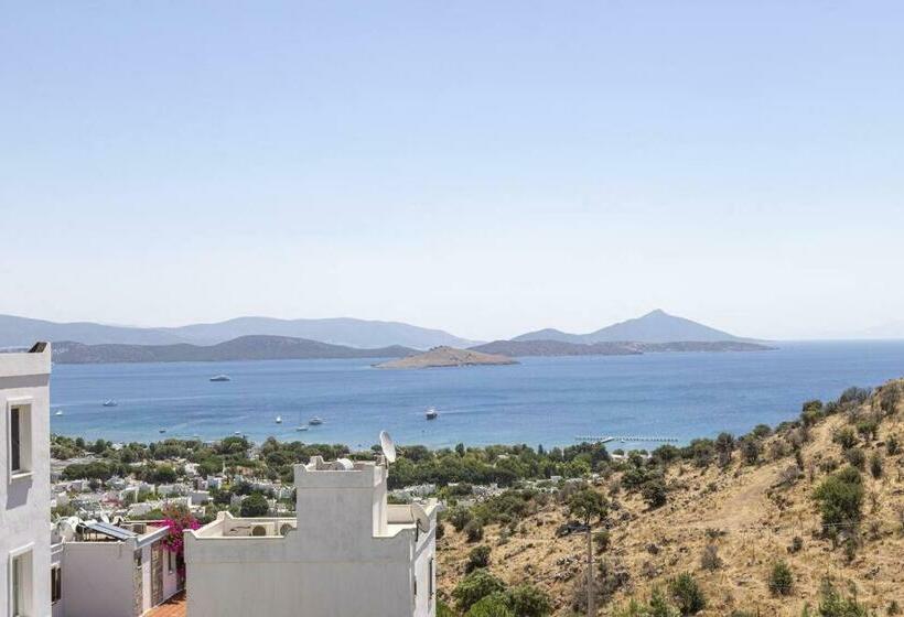 Duplex With Stunning View Near Camel Beach In Bodrum