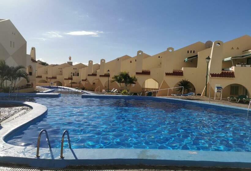 Excelent Location 5 Min To The Beach