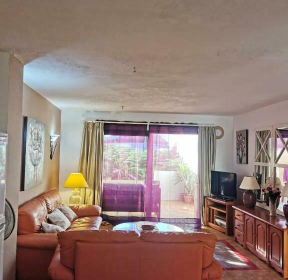 Excelent Location 5 Min To The Beach