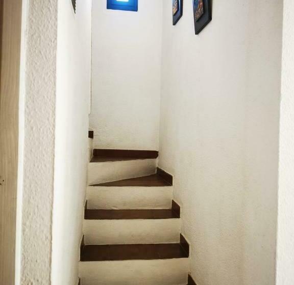 Excelent Location 5 Min To The Beach