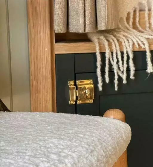 Island Hut   Outdoor Bath Tub, Firepit And Water Equipment