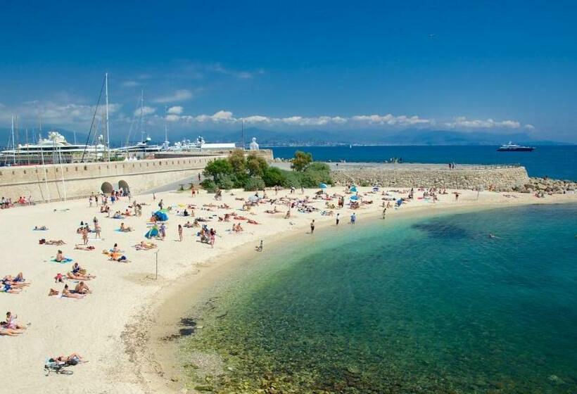 Top Of Range Appartment Of 90m2 & 20m2 Of Sunny Terrace, 2min From Sea