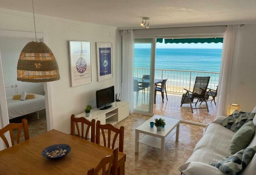Beachfront And Renovated Apartment