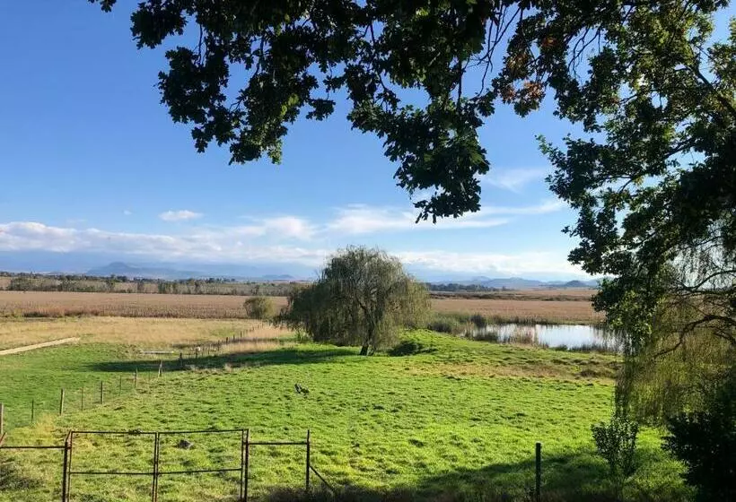 Bee’s Knees Cottage