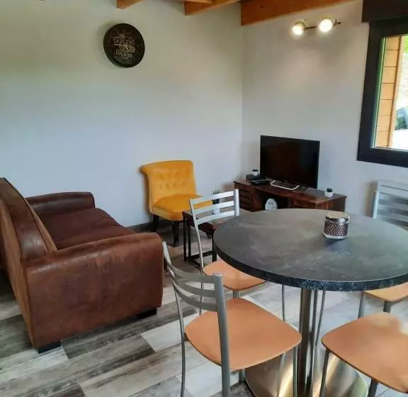 Chalet à L Orée Du Bois Avec Parking