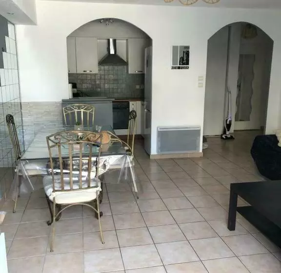 T2 Sausset Proche De La Mer