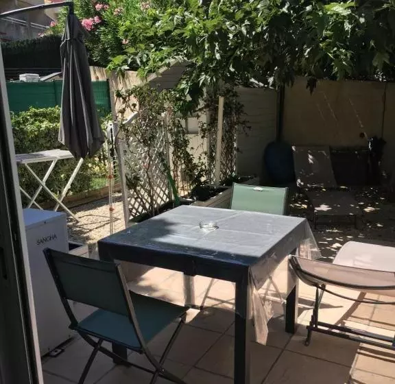 T2 Sausset Proche De La Mer