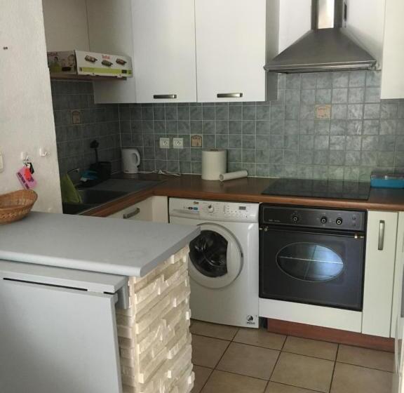 T2 Sausset Proche De La Mer