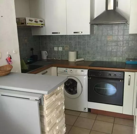 T2 Sausset Proche De La Mer