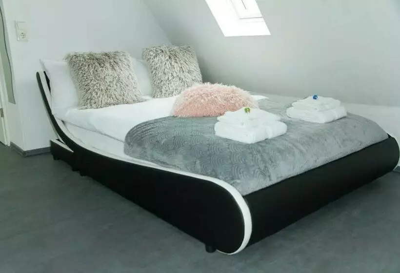 Truth Studio   Küche   Top Internet   Parkplatz   Modern