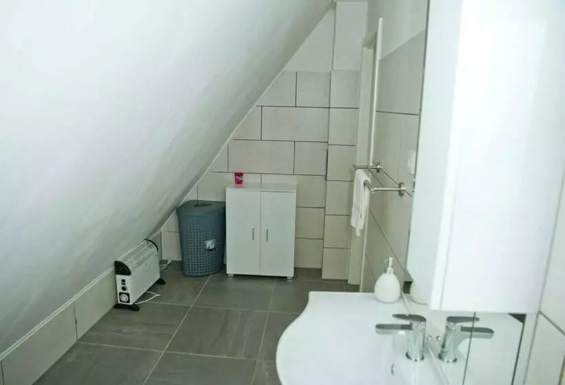 Truth Studio   Küche   Top Internet   Parkplatz   Modern