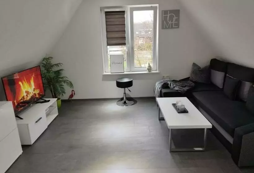 Truth Studio   Küche   Top Internet   Parkplatz   Modern