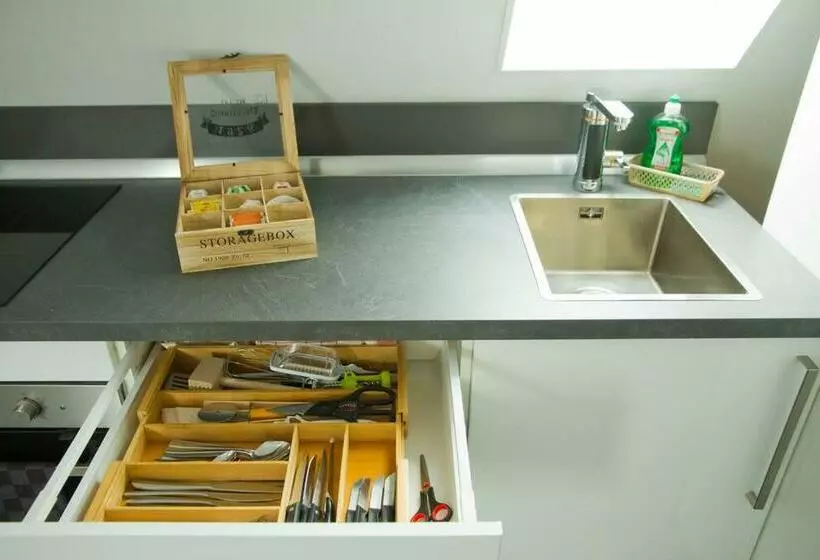 Truth Studio   Küche   Top Internet   Parkplatz   Modern