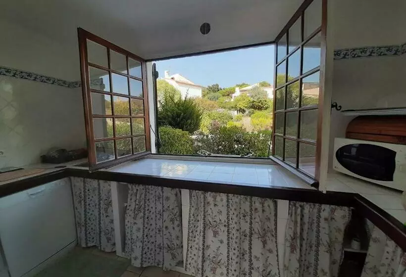 Villa Mitoyenne, 100m Des Plages   3 Chambres