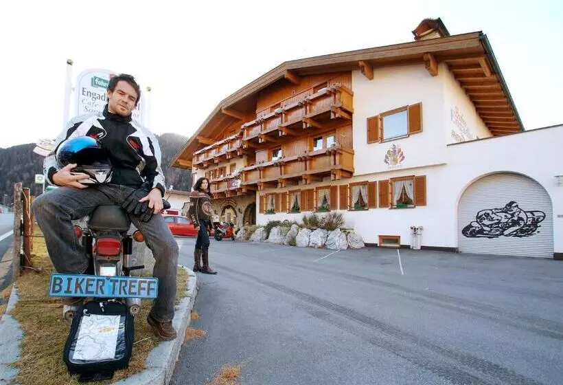 ベッドアンドブレックファースト Landhaus Engadin