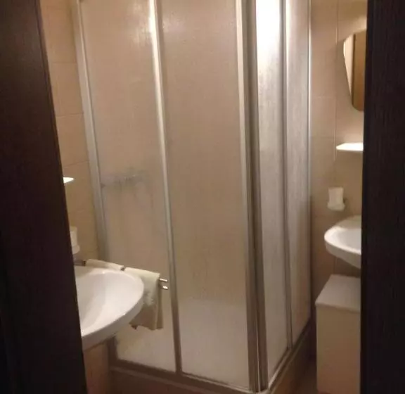 ベッドアンドブレックファースト Landhaus Engadin