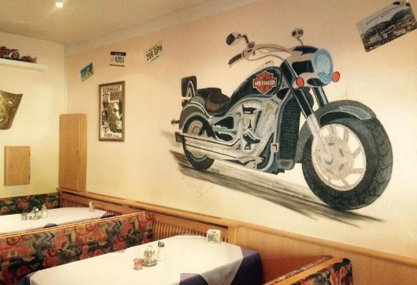 ベッドアンドブレックファースト Landhaus Engadin