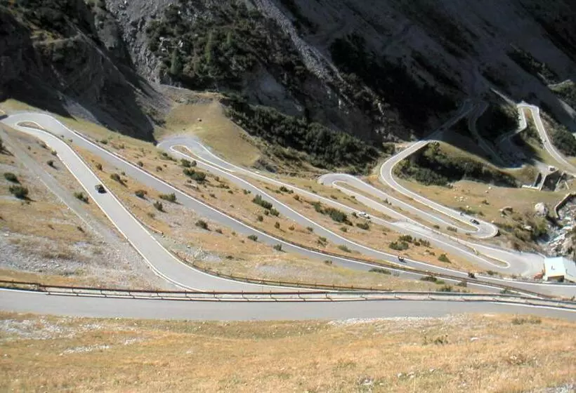 ベッドアンドブレックファースト Landhaus Engadin