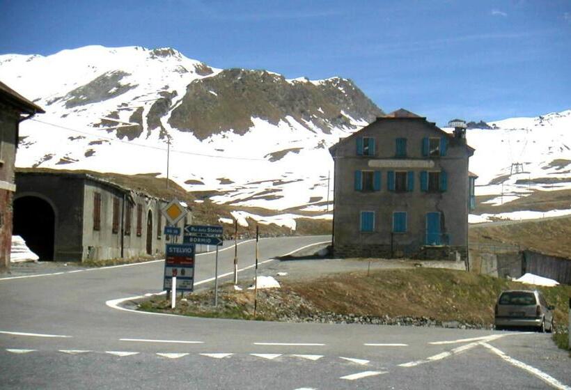 住宿加早餐 Landhaus Engadin