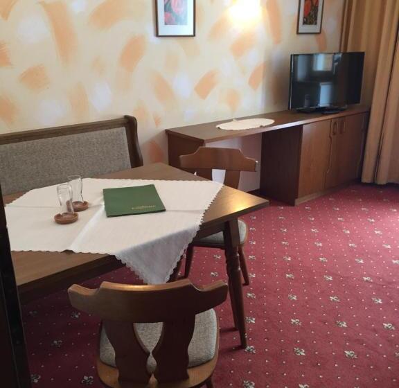 住宿加早餐 Landhaus Engadin