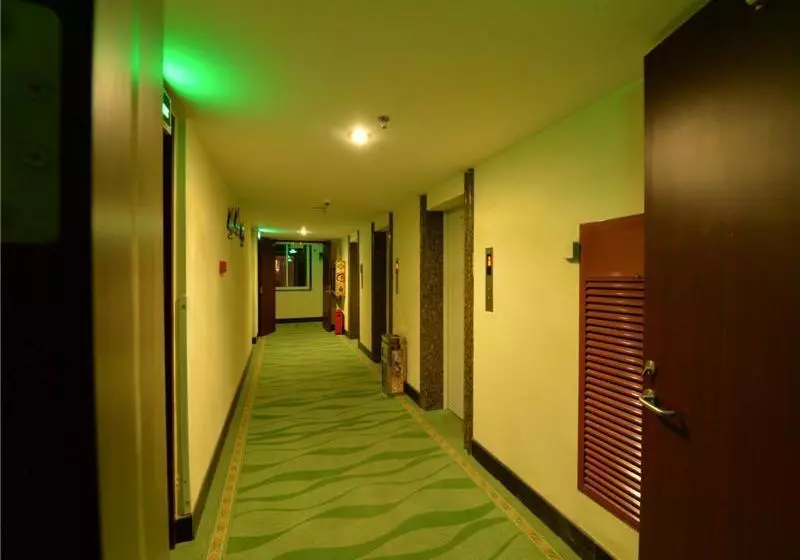 Отель Greentree Inn Shandong Yantai Penglai Free Harbor