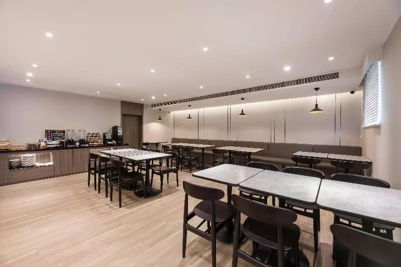 Отель Hanting Nantong Jinfeida Plaza