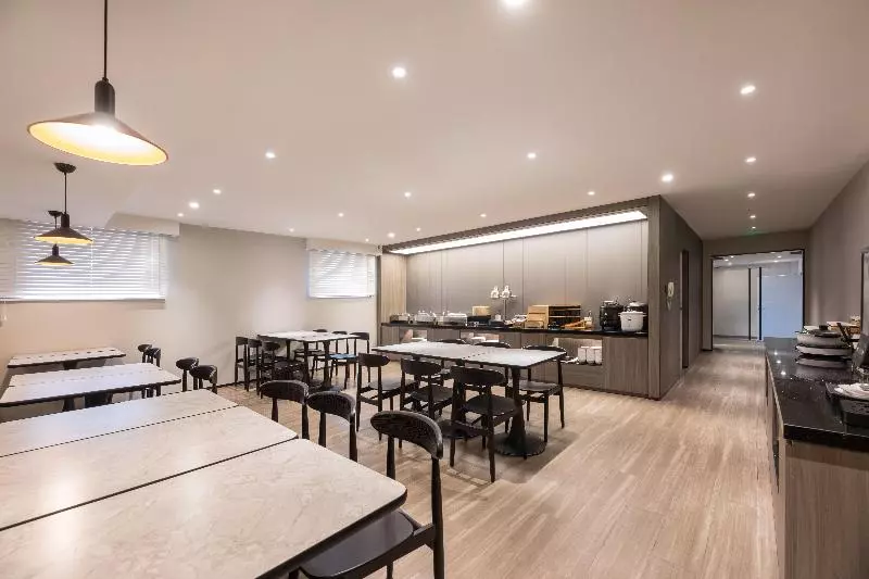 Отель Hanting Nantong Jinfeida Plaza