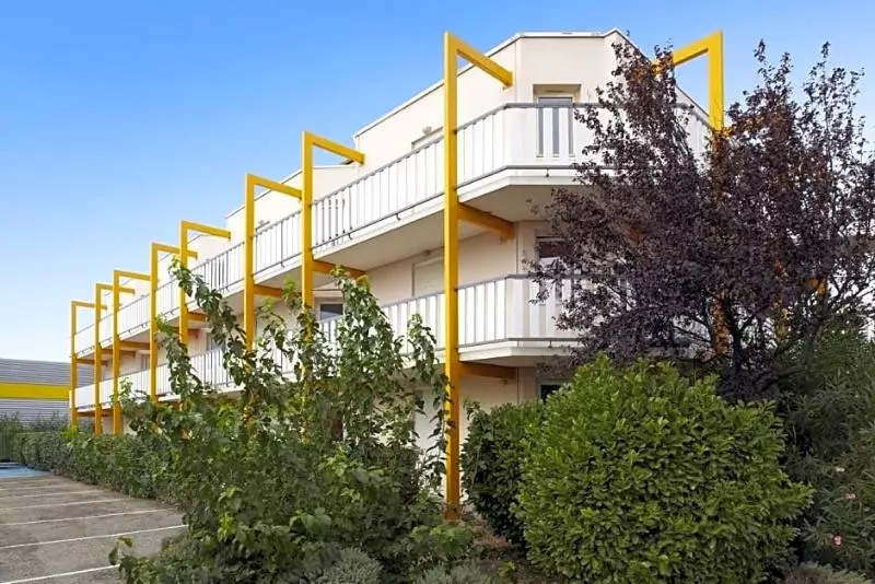 Hotel Premiere Classe Avignon Courtine Gare Tgv