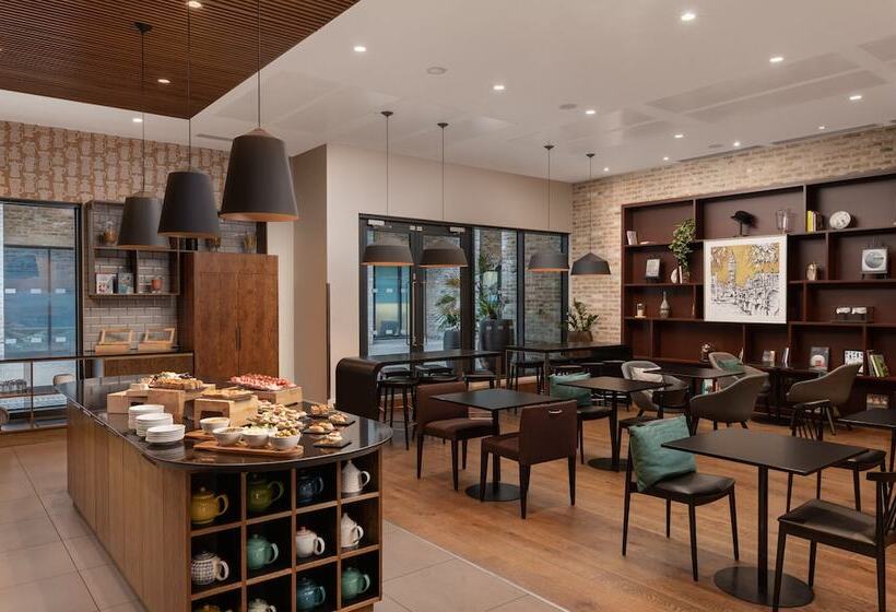 Staybridge Suites London Vauxhall, An Ihg