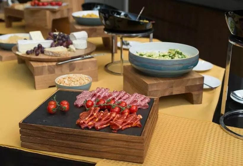 Staybridge Suites London Vauxhall, An Ihg