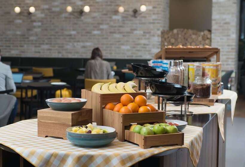 Staybridge Suites London Vauxhall, An Ihg