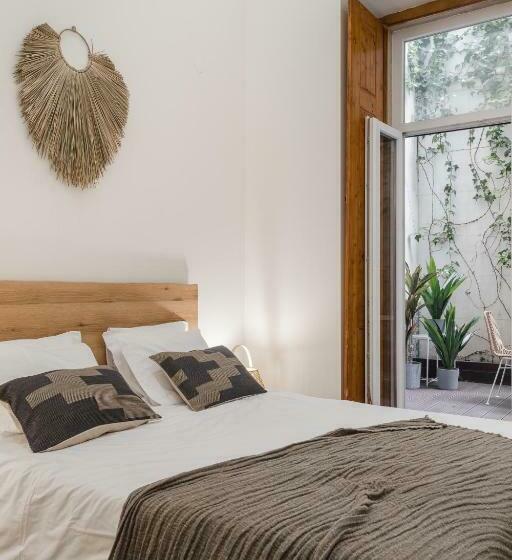 Casa Boma Lisboa   Design Apartment With Private Vegetal Terrace   Lapa Vii