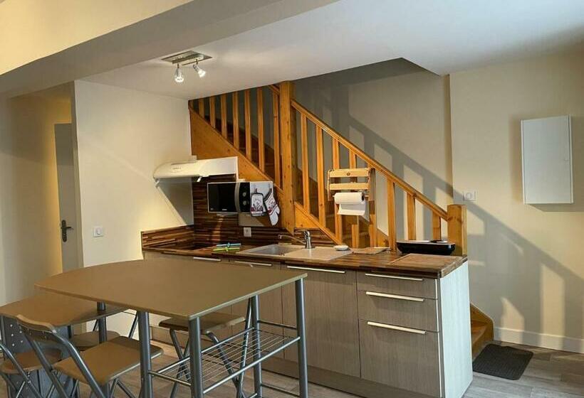 Maison De Vacances Spacieuse Avec Cour Privative, Proche Des Commerces Et Activités De Plein Air