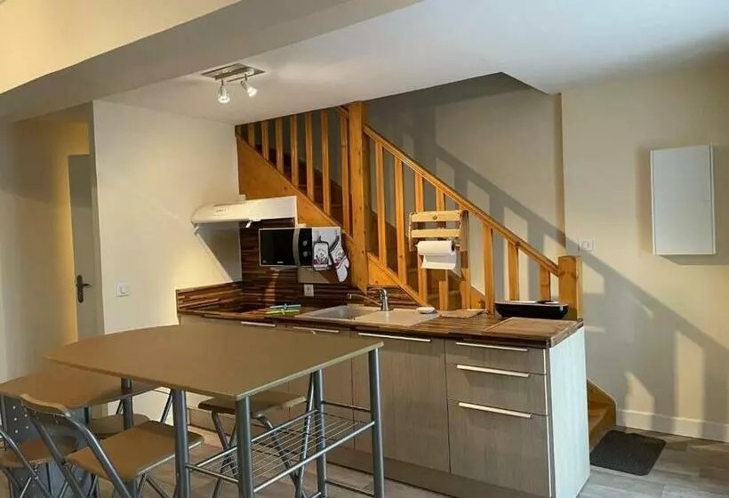 Maison De Vacances Spacieuse Avec Cour Privative, Proche Des Commerces Et Activités De Plein Air
