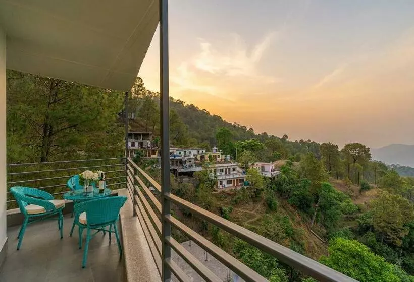 Stayvista At Pristine Pines