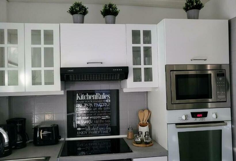 Le Paradis Bleu Calanque De Figuières, Paddle Et Veranda