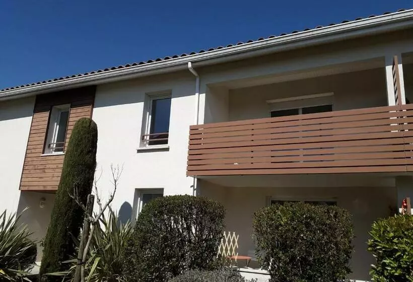 Bel Appartement En Résidence Avec Parking Privé