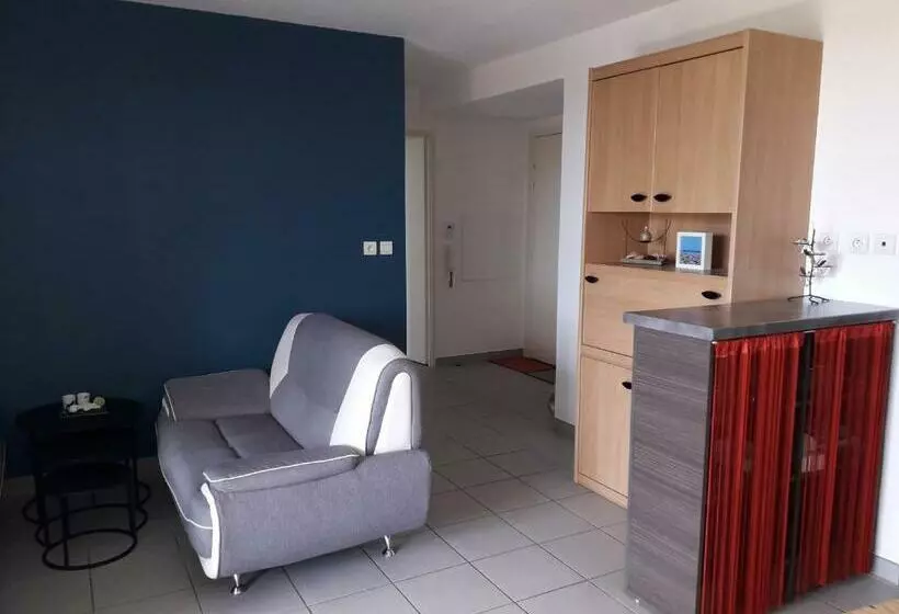 Bel Appartement En Résidence Avec Parking Privé