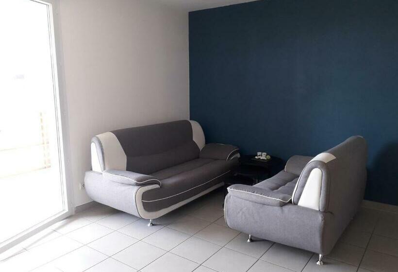 Bel Appartement En Résidence Avec Parking Privé