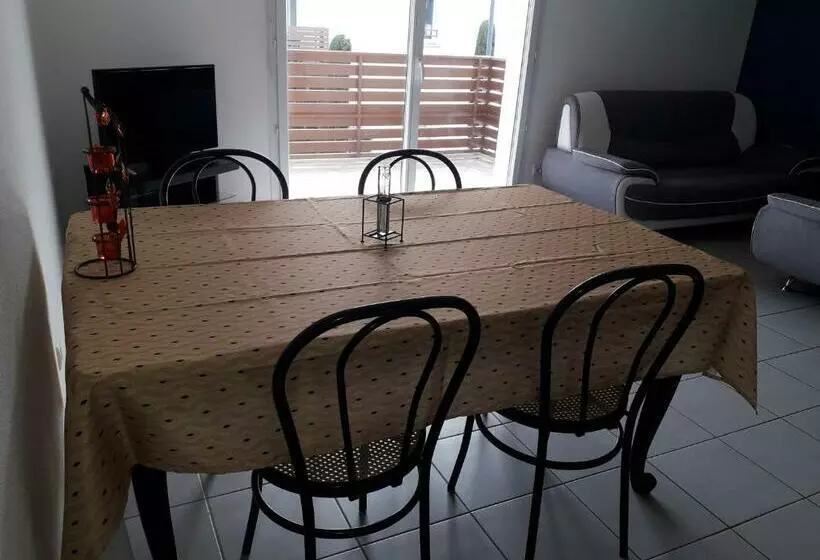 Bel Appartement En Résidence Avec Parking Privé