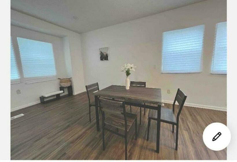 Bright & Modern 3 Br Home Downtown Indy East!