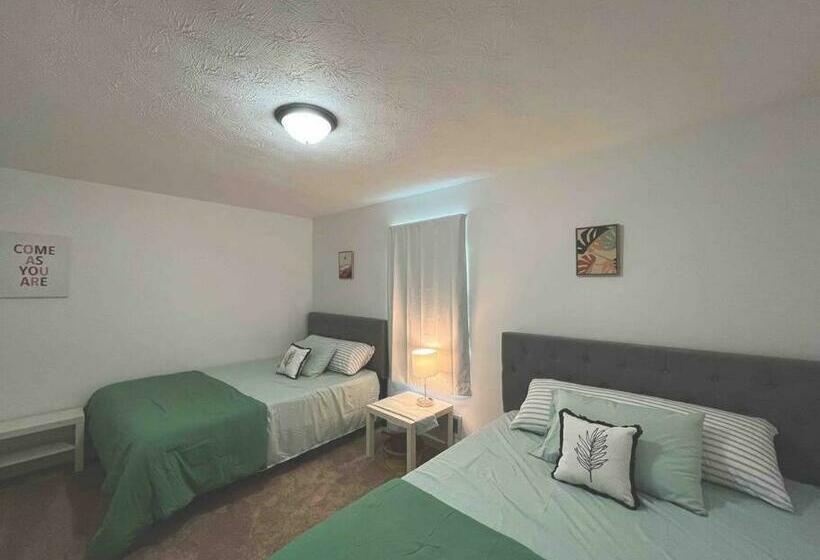 Bright & Modern 3 Br Home Downtown Indy East!