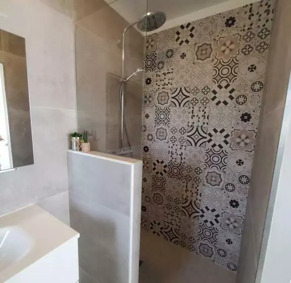 Charmant Studio Moderne Avec Extérieur Dormir En Provence