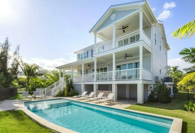 Coastal Bliss By Brightwild Pool, Parking, Dock!