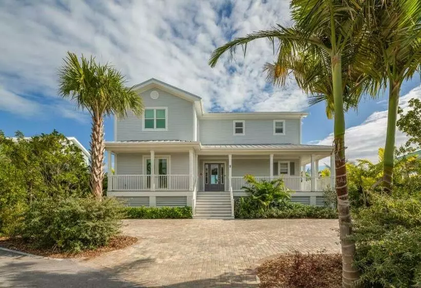 Coastal Bliss By Brightwild Pool, Parking, Dock!